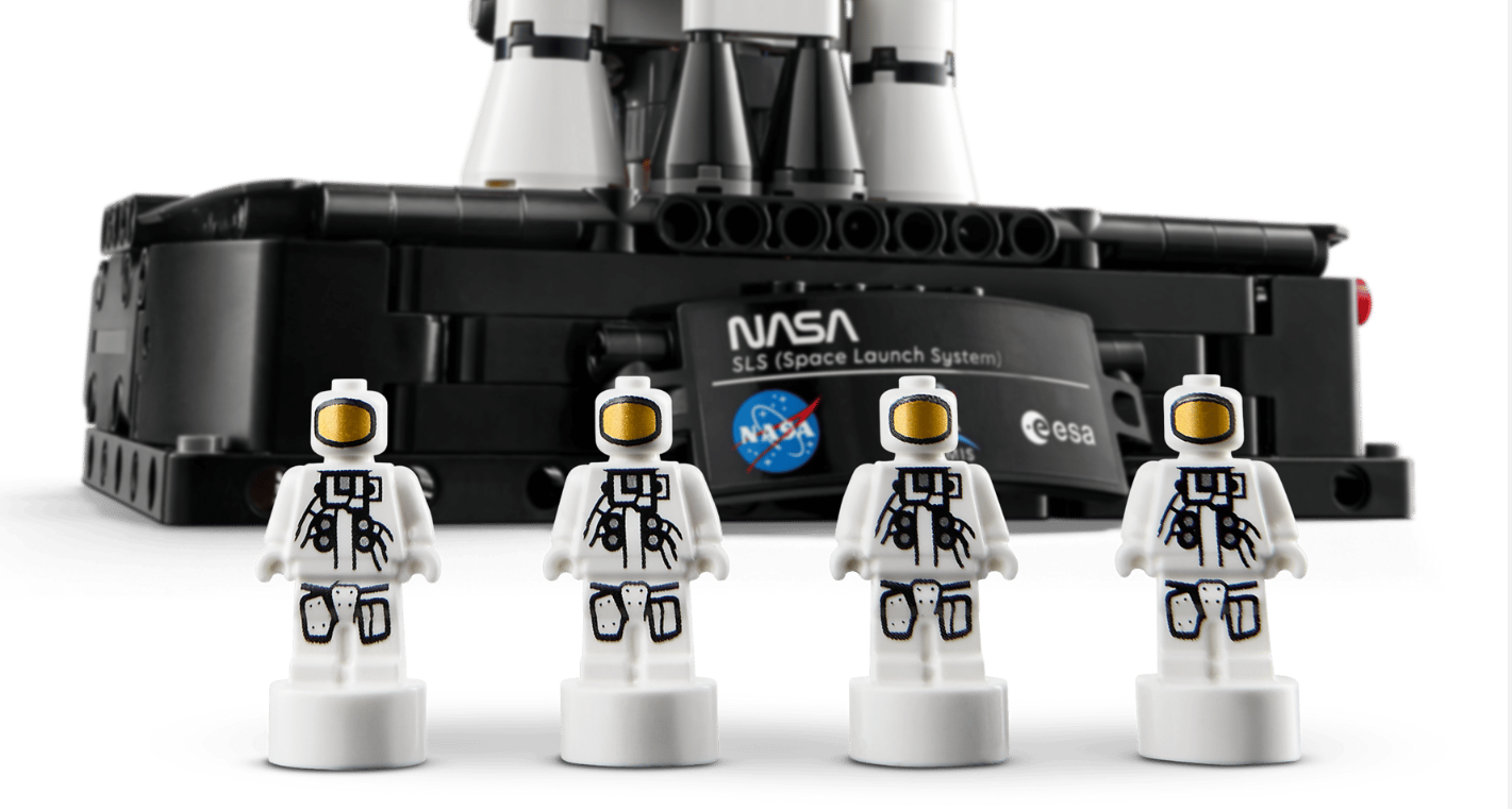 NASA  Artemis Rocket Lego Set