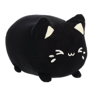 Small and a little nutty, this Black Sesame Meowchi is fresh and spunky! They are overstuffed, & made from a super soft minky fabric with embroidered features!