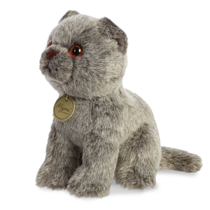 Miyoni features your favorite animals in plush form with a simultaneously realistic and adorable design! This Scottish Fold is a special cat breed where its ears are genetically bend into a curved position
