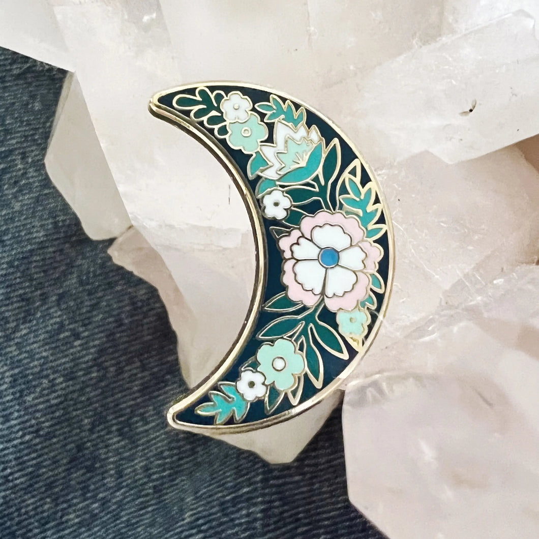Sweet flowers add a dreamy softness to our botanical crescent moon pin. Intricately detailed pastel flowers in soft pastels against midnight navy. Details:  ♥ Measures approx. 29